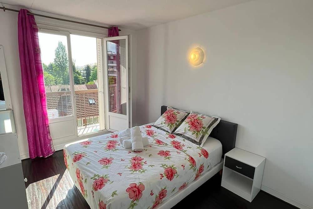 Entire apartment, Bel Appartement Familial Avec Balcon Pour 6 Voyageurs in Noisy-le-Sec, Seine-Saint-Denis