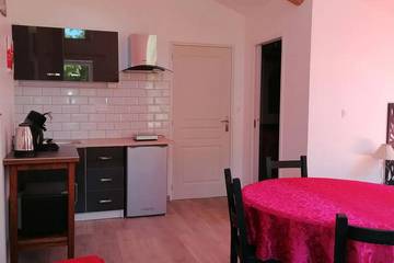 Gîte pour 5 personnes, avec jardin et piscine à Laragne-Montéglin