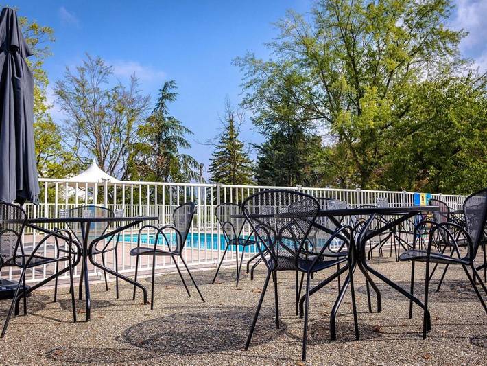 Hôtel pour 4 personnes, avec bassin pour enfant ainsi que piscine et jardin à Sausheim - 2