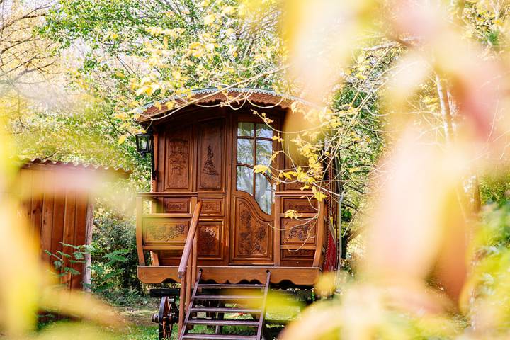 Gîte pour 4 personnes, avec piscine à Le Nizan