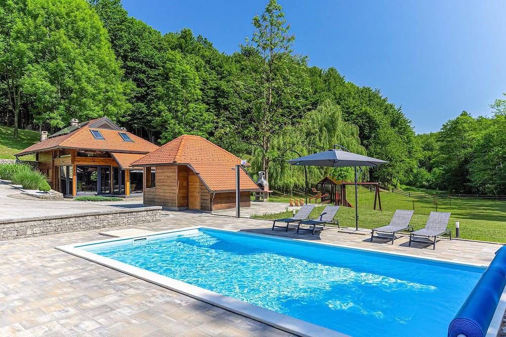 Amazing home in Vitesinec with sauna in Varazdin