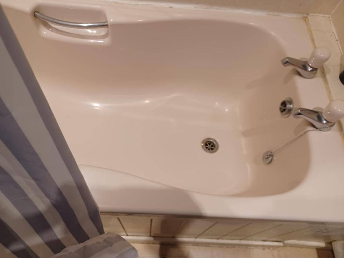 Entire holiday apartment, Budget Double Room in Shepton Mallet, Somerset