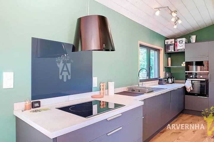 Location de vacances pour 6 personnes, avec Terrasse à Chambon-sur-Lac - 3
