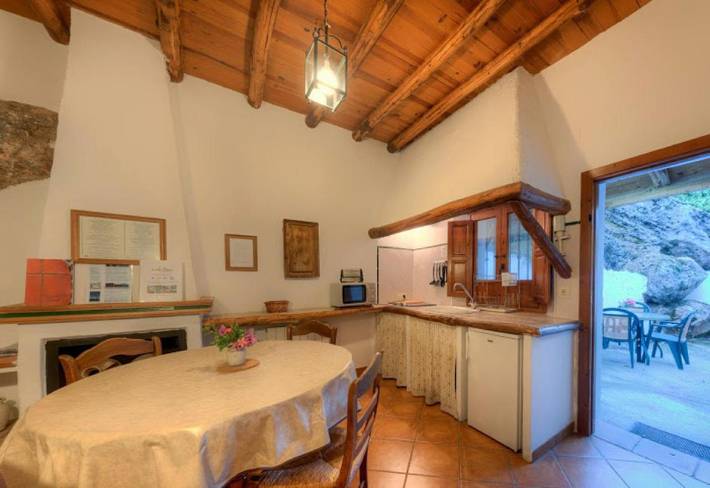 Gîte pour 4 personnes, avec jardin et piscine, adapté aux familles à La Zubia - 4