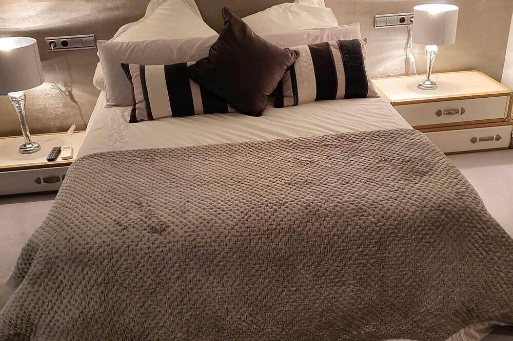 Entire apartment, Luxury duplex in the Town Hall Square. in Pamplona, Navarra Province