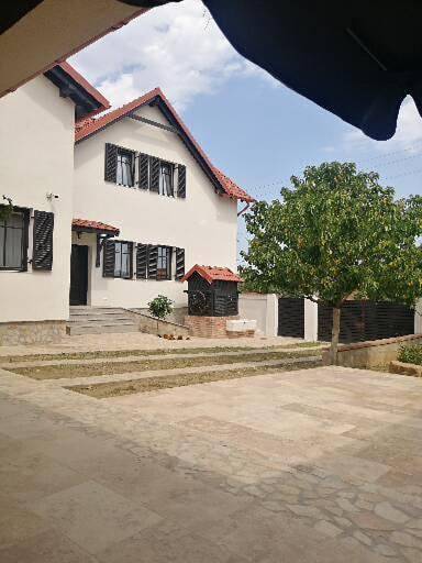 Maison d’hôte pour 2 personnes, avec piscine ainsi que vue et jardin