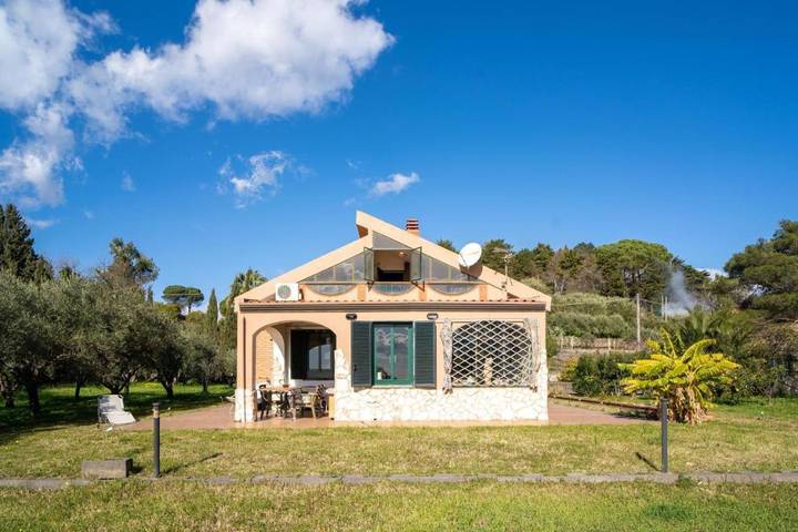 Location de vacances pour 4 personnes, avec Balcon et Terrasse ainsi que Jardin et Vue à Piedimonte Etneo - 2