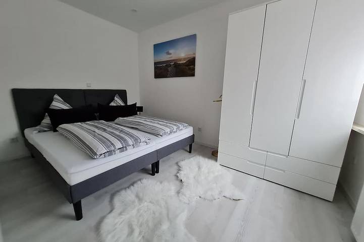 Ferienwohnung für 2 Personen, mit Sauna und Balkon sowie Garten in Emden - 2