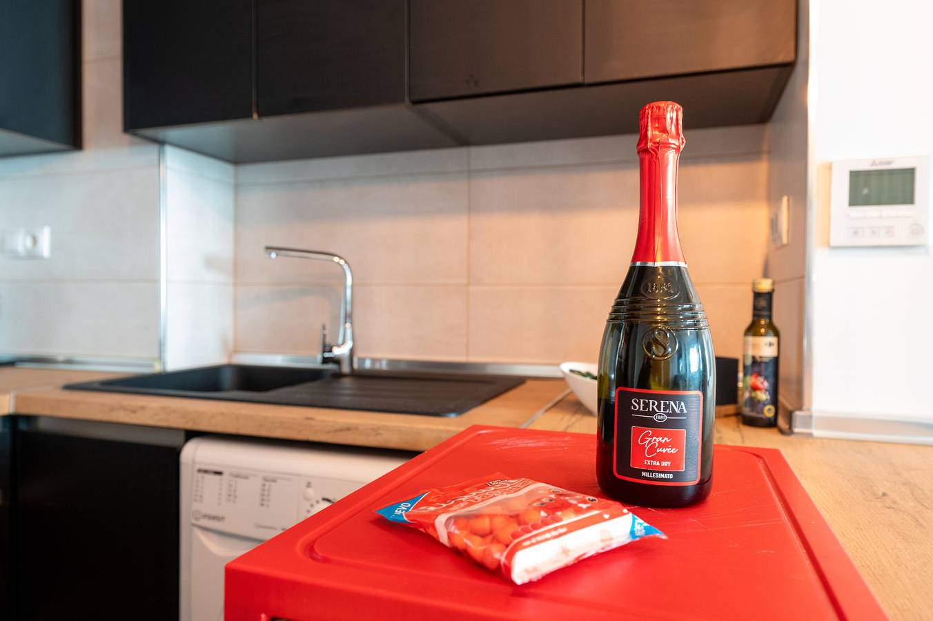 Appartement entier, Appartement 'En Primera Línea De Playa' avec vue sur la mer, Wi-Fi et climatisation in Marbella Est, Marbella