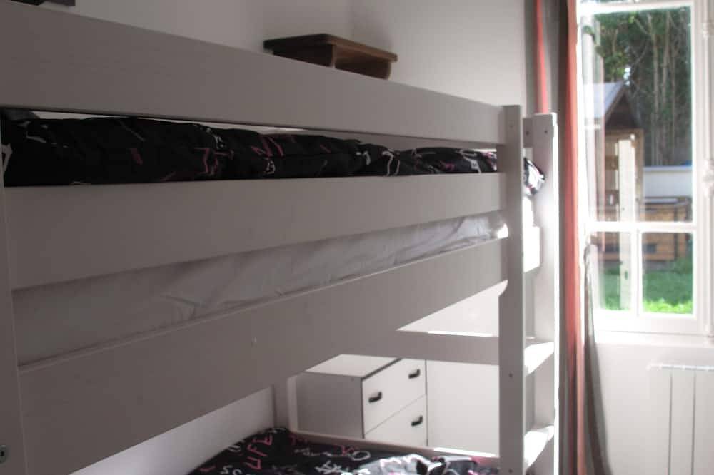 Norman house, completely renovated, seaside garden, terraces, wifi in Merville-Franceville-Plage, Caen region