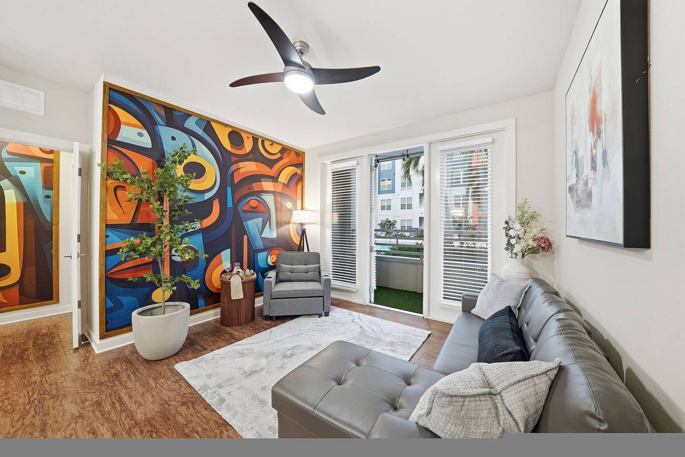 Hel leilighet, Stylish 2Br w/ Pool + Pet-Friendly | Unit #13 in South Tampa, Tampa