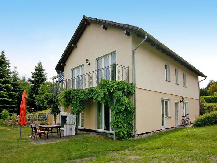 Ferienwohnung für 2 Personen, mit Terrasse und Garten in Am Peenestrom