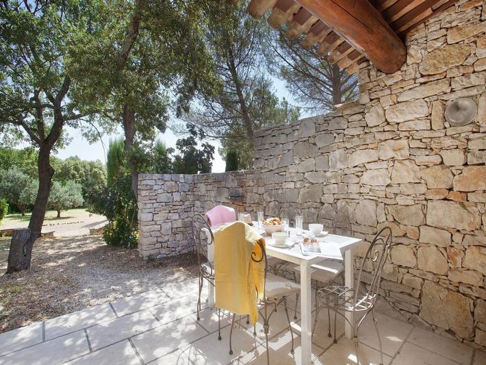 Neat holiday home with AC, 3 km. from the center of Gordes in Gordes, Parc naturel régional du Luberon
