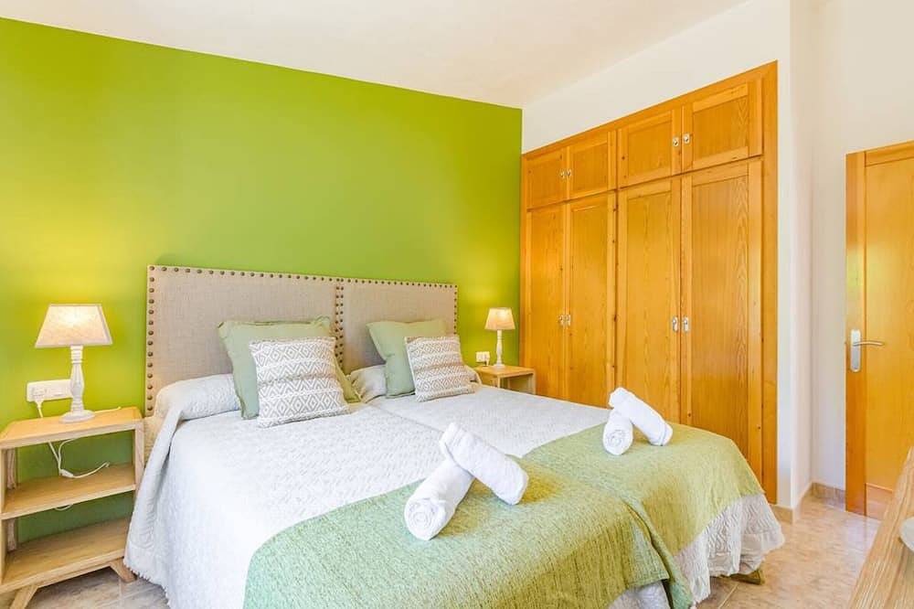 Villa Noelia❤️ 350 mts from the beach❤️ private pool, free Ac and Wifi in Santo Tomas, Es Migjorn Gran