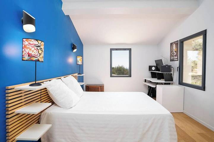 Location de vacances pour 8 personnes, avec jacuzzi ainsi que terrasse et jardin à Saint-Marc-Jaumegarde - 2