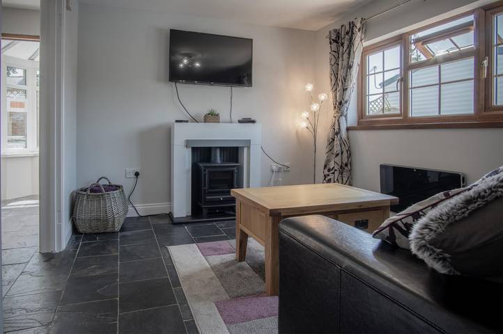 Cottage for 2 people, with Hot tub and Terrace in Wales