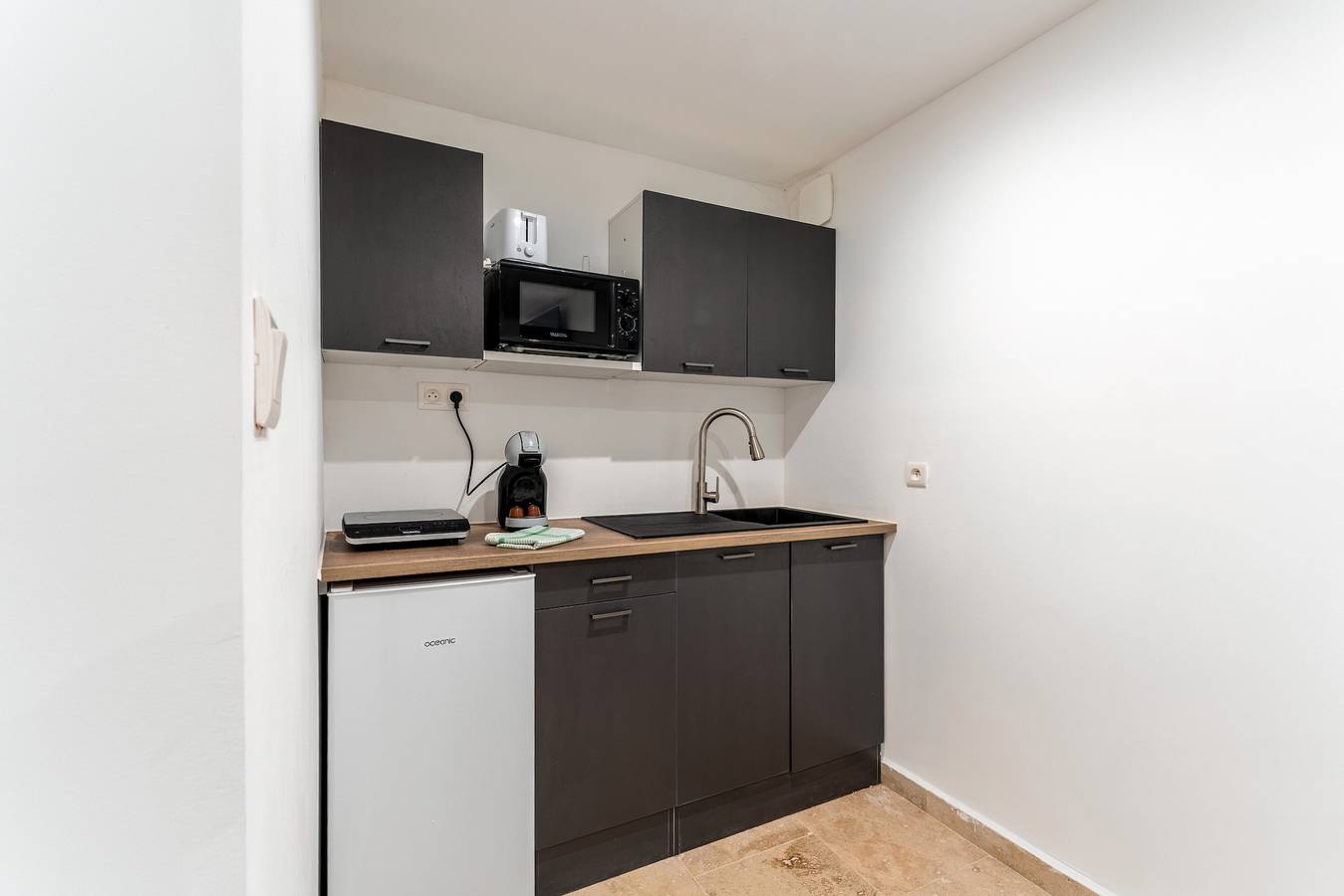 Estudio entero, Estudio 'Canto Cigalo Rdc 3' con Wi-Fi y Aire Acondicionado in Robion, Parque natural regional del Luberon