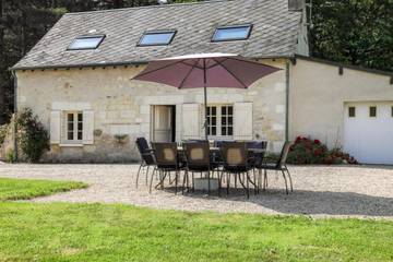 Maison de campagne pour 8 personnes, avec jardin ainsi que vue et piscine à Continvoir