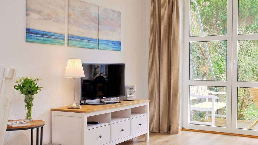Appartement entier, Idyllisch gelegene 50 m² große ansprechend eingerichtete Erdgeschosswohnung in Prerow, Péninsule Fischland-Darss-Zingst