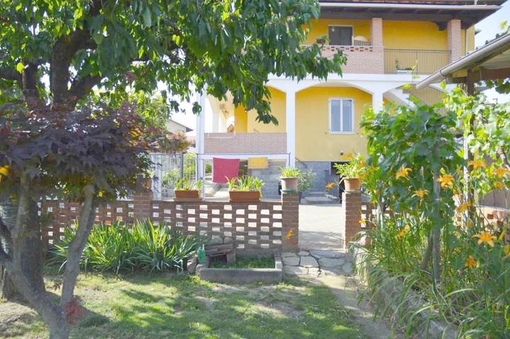 B&b per 5 persone, con Balcone e Terrazza nonché Giardino e Panorama a Candelo