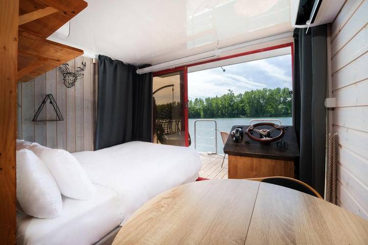 Bateau pour 2 personnes, avec sauna et terrasse ainsi que vue et vue sur le lac dans Île de France - 2