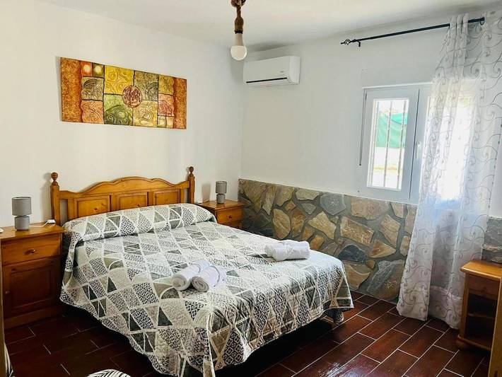 Location de vacances pour 14 personnes, avec vue ainsi que terrasse et piscine, animaux acceptés à Escalona - 3