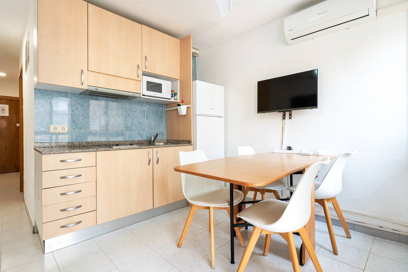 Apartamento entero, Apartamento 'Caliu Mar' con Wi-Fi y Aire Acondicionado in La Pineda, Platja de la Pineda