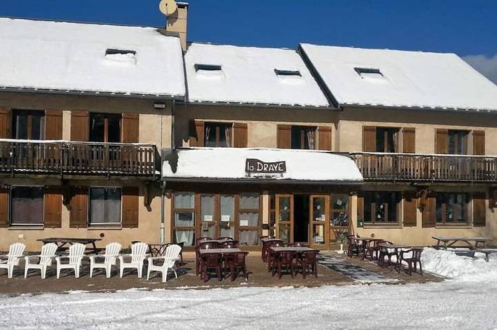 Hôtel pour 40 personnes à Crots