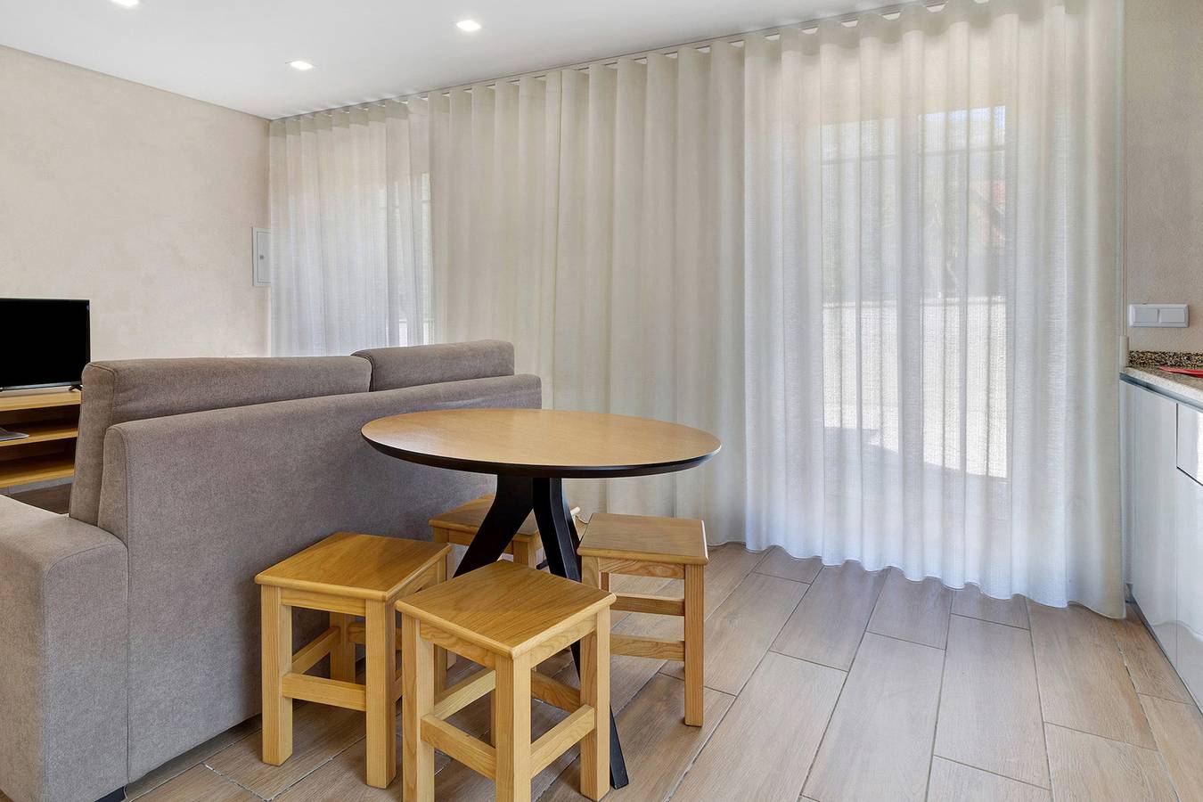 Ganze Wohnung, Ferienwohnung 'E' mit Bergblick, Wi-Fi und Klimaanlage in Vilar da Veiga, Gerês