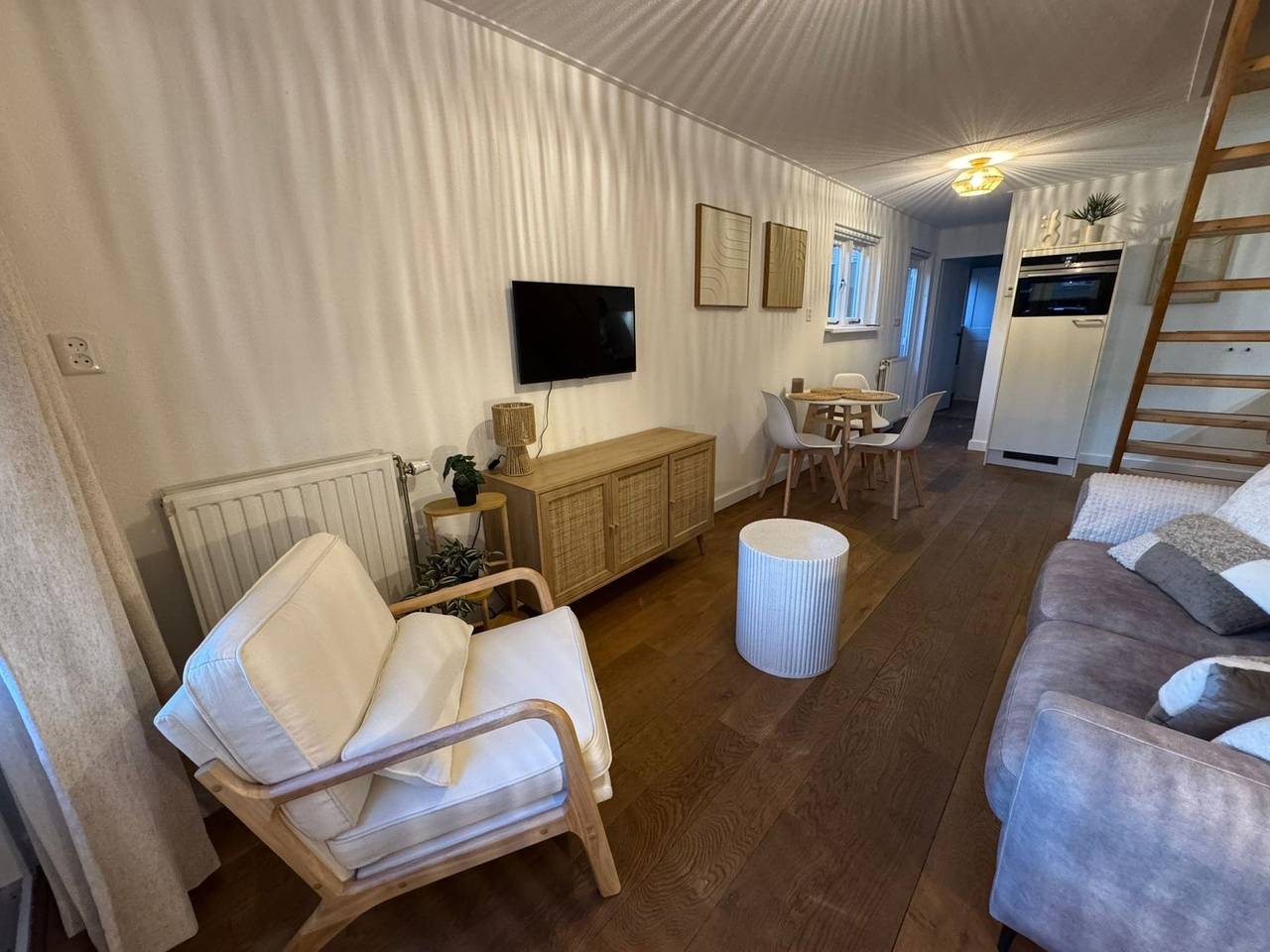 Sfeervol 3-persoons vakantiehuis met omheinde tuin in Domburg, dichtbij centrum in Domburg, Walcheren