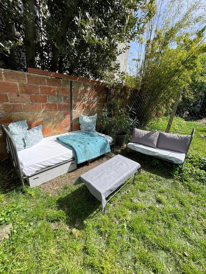 Gîte pour 2 personnes, avec vue ainsi que bassin pour enfant et jardin, animaux acceptés à Saint-Cloud - 3