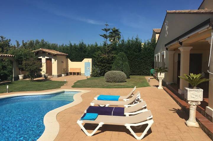 Villa for 8 people, with garden and terrace - 1