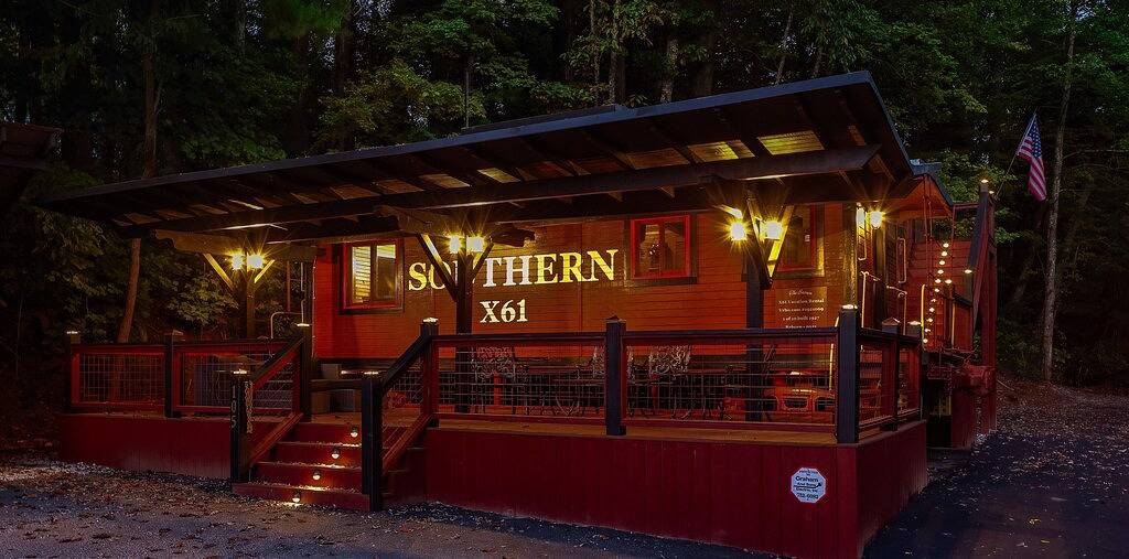 Stunning 1927 Historic Rr Caboose X61 Train car with Master Suite Sleeps 4 in Saluda, Polk County NC