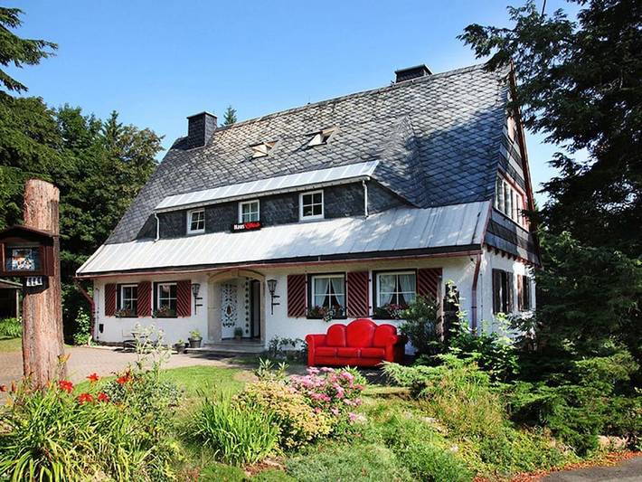 Ferienhaus für 16 Personen, mit Terrasse und Garten sowie Sauna in Altenberg