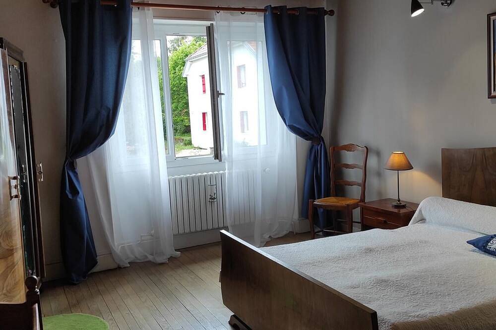 Gîte Les Glycines - Calme avec wifi et animaux admis in Faverney - Amance, Haute-Saône