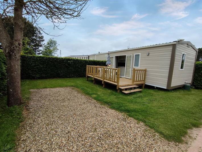 Gîte pour 3 personnes, avec Terrasse ainsi que Piscine et Vue à Vittefleur