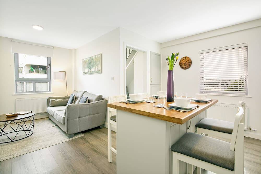 St. Edwards Hill-Downtown Style + Classic Elegance in Sligo, County Sligo