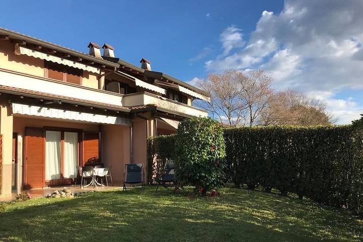 Ferienwohnung für 4 Personen, mit Balkon und Garten, mit Haustier