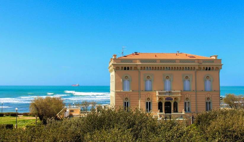 Hôtel pour 2 personnes, avec piscine et terrasse, animaux acceptés