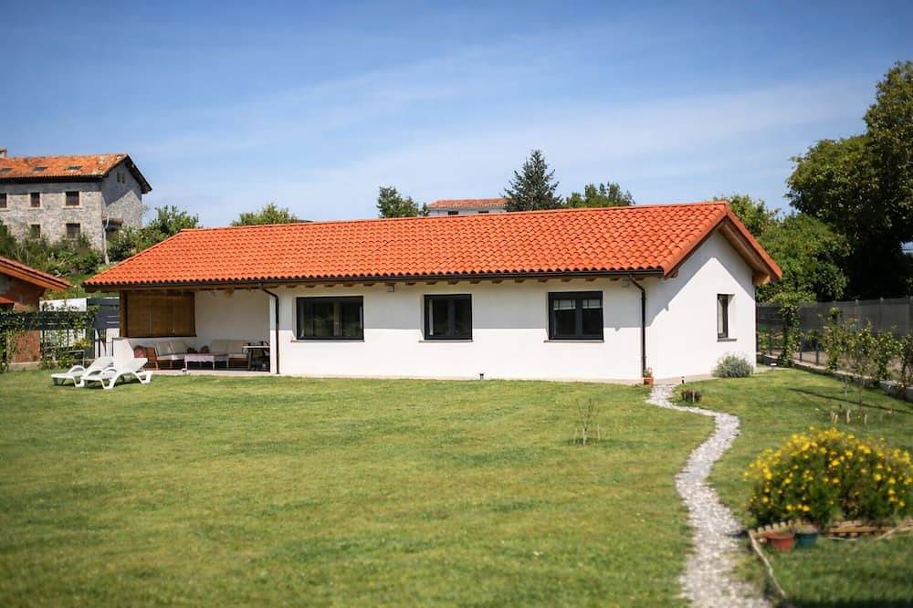 House near La Griega Beach - La Llosa del Corral in La Isla (Colunga), Colunga