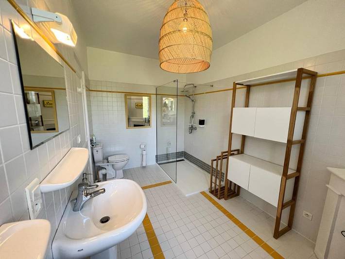 Location de vacances pour 2 personnes, avec piscine ainsi que jardin et vue à Saint-Léon-sur-Vézère - 2