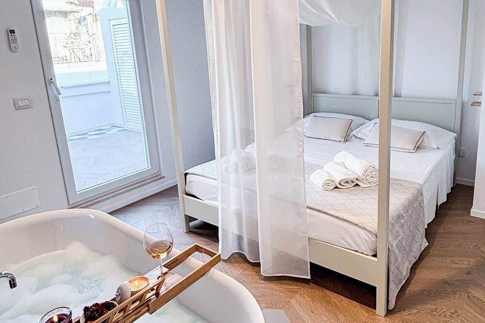 Entire apartment, Attico luxury in Conversano, Bari Province