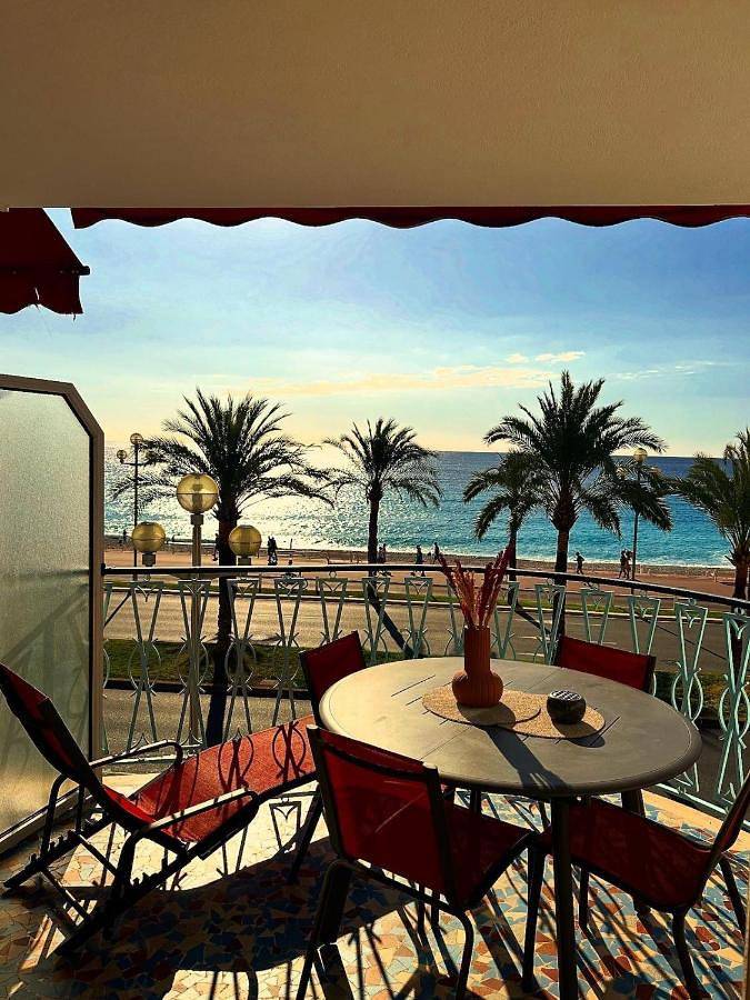 Gîte pour 6 personnes, avec terrasse et vue dans Plage Fabron Bambou Nice - 2