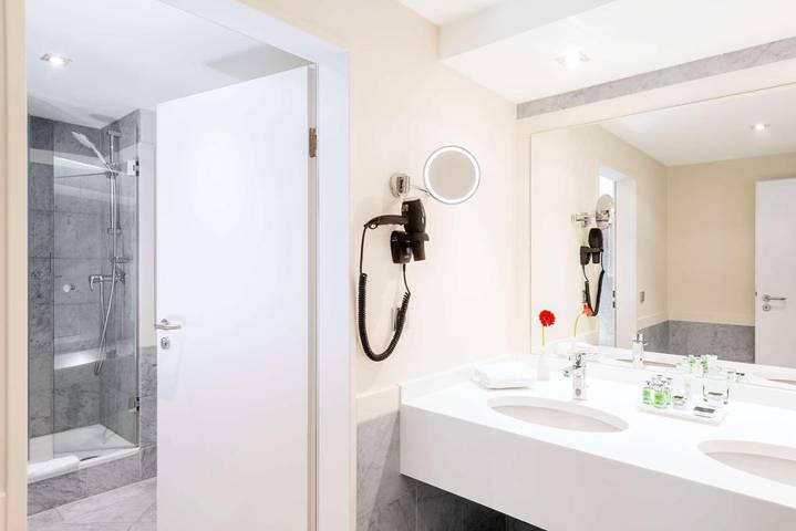 Hotel für 3 Personen, mit Terrasse und Sauna sowie Seeblick und Ausblick in Köln - 2