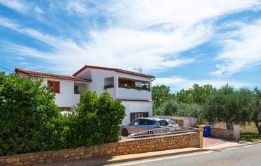 Gîte pour 4 personnes, avec terrasse à Loborika