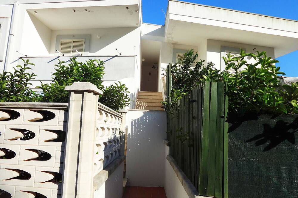 Entire apartment, Euforia two-room apartment for 2 to 4 people at 80 meters from the sea in Lido Marini, Gulf of Taranto