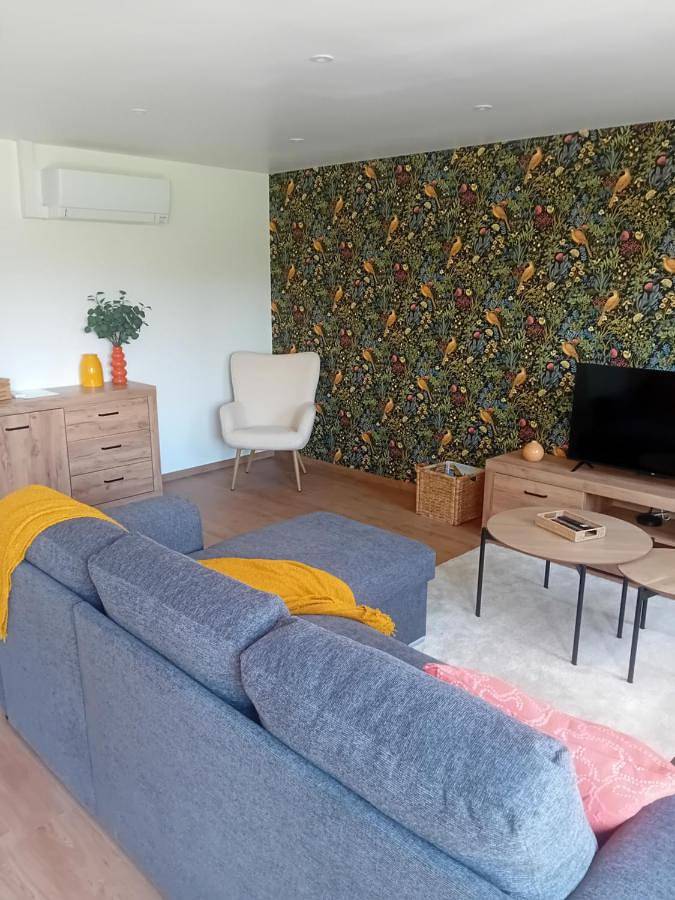 Gîte pour 6 personnes, avec vue et jardin à Épégard