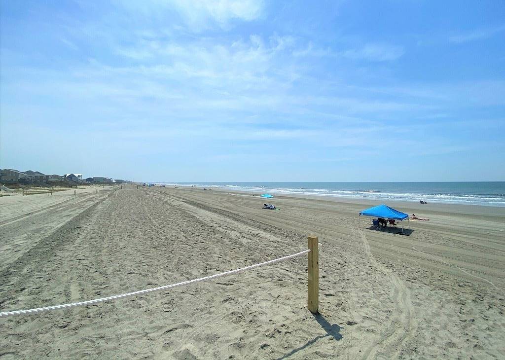 Dog Friendly - Second Row ...Ruff Life beach cottage. in Oak Island (NC), Brunswick County