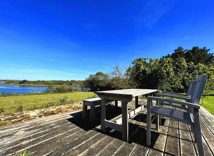 Gîte pour 6 personnes, avec jardin ainsi que vue et terrasse à Pleudaniel - 3