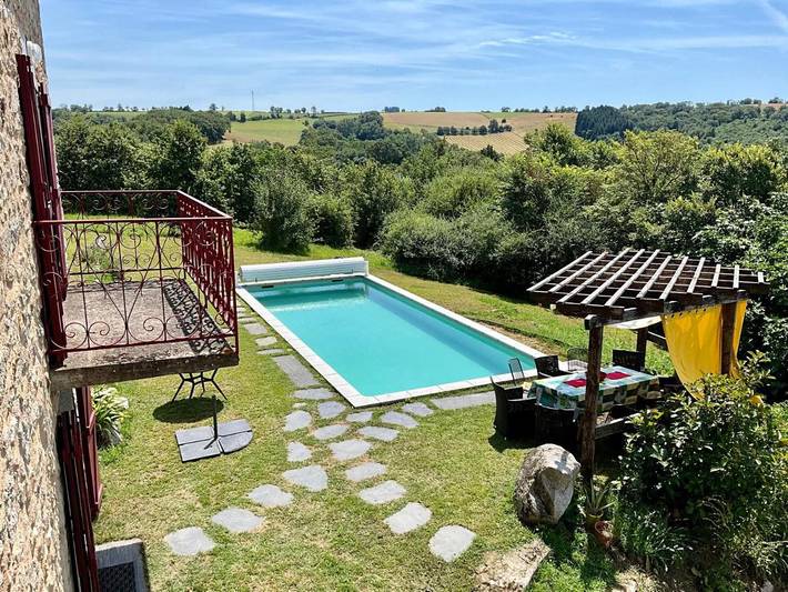 Location de vacances pour 10 personnes, avec jardin ainsi que piscine et vue dans Lunac - 2